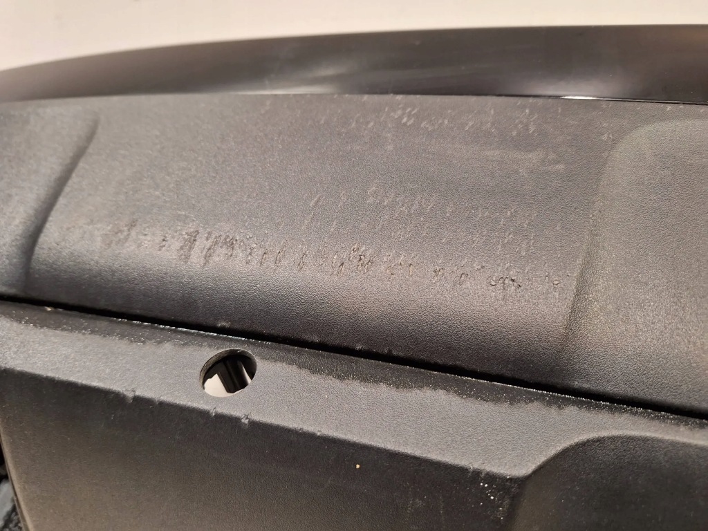 Бампер задній 9811865077 peugeot 3008 2 13- Зі Шроту