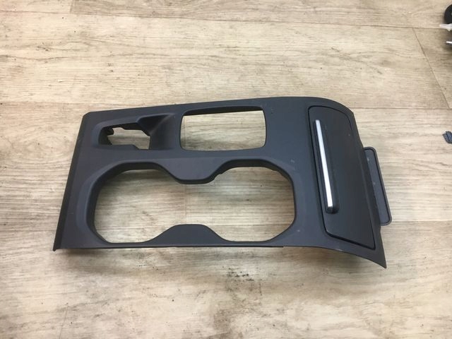 фото №1, Volvo xc40 рамка пепельница бардачок 31469010