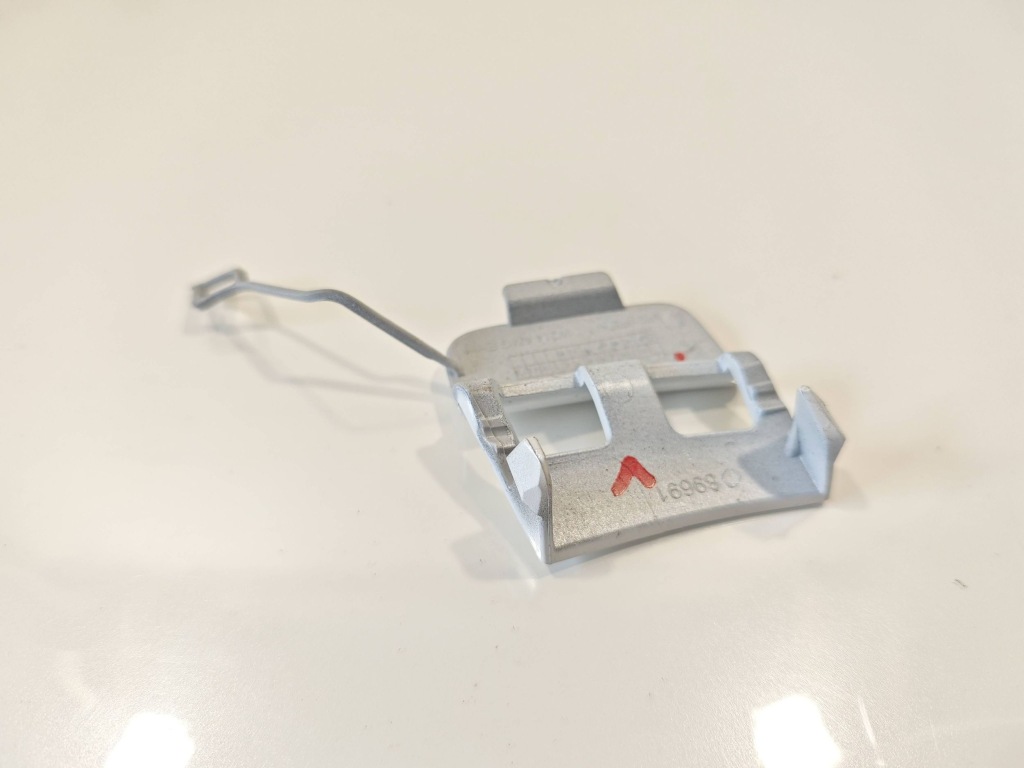 Mercedes-benz e w214 заглушка фаркоп бампера перед a2148857202 Недорого