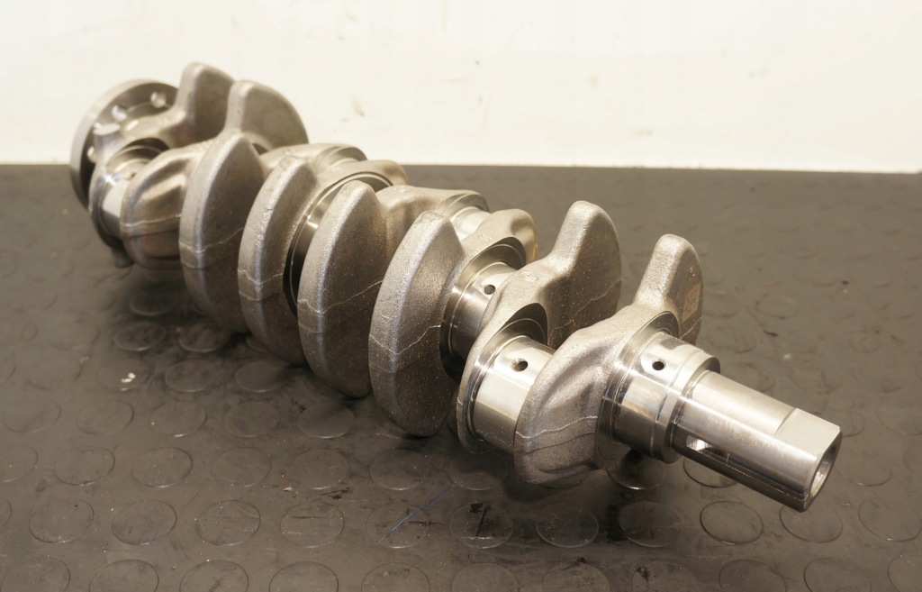 Купить Wał коленчатый renault trafic 3 qashqai vivaro b 1,6 dci 5599r новый r9m