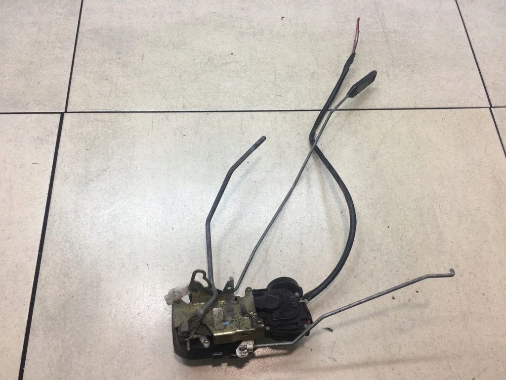 фото №1, Замок дверь правый перед space star i