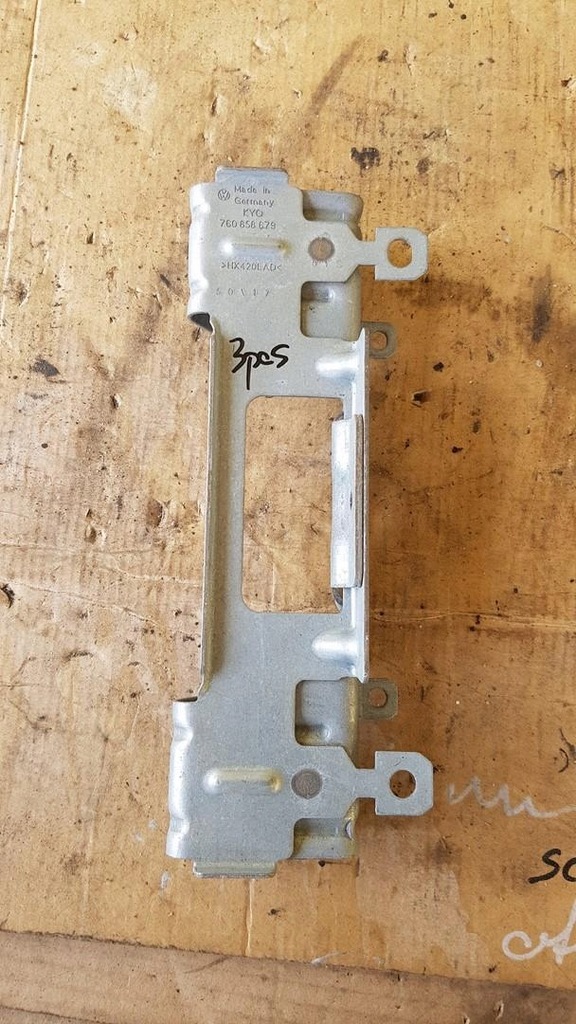 фото №1, Кронштейн ручки потолочный vw touareg iii 760858679