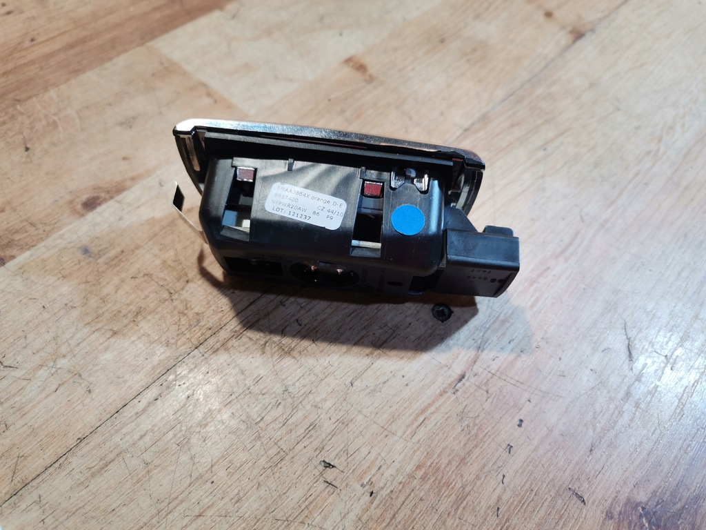 фото №4, Лампа освещение салона peugeot 508 8957400