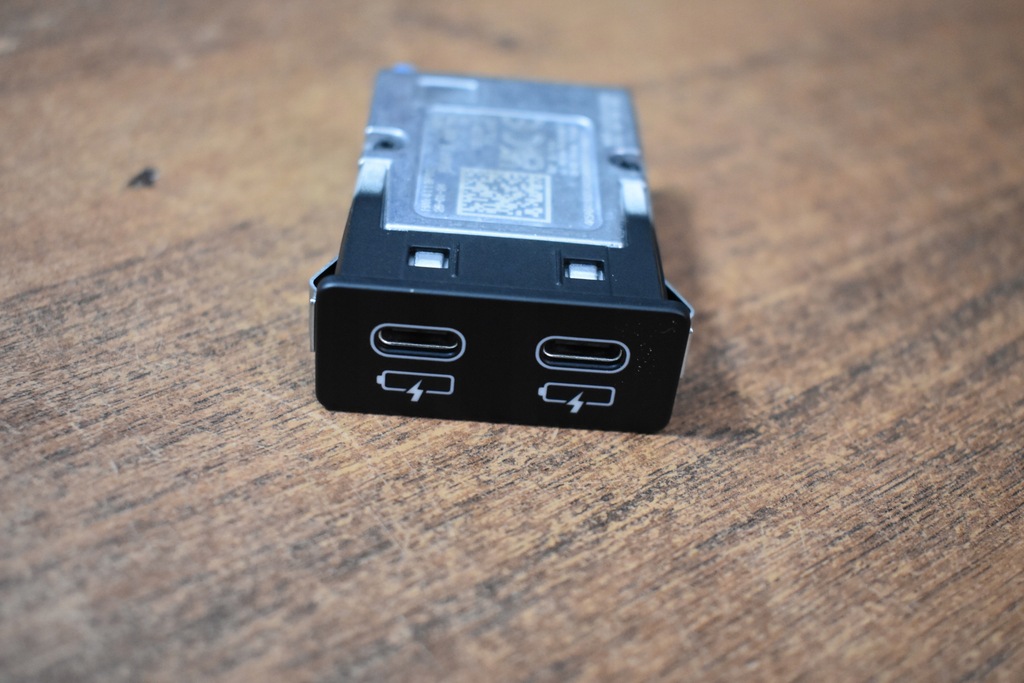 фото №1, Idealny з'єднувач port usb-c x2 bmw 1