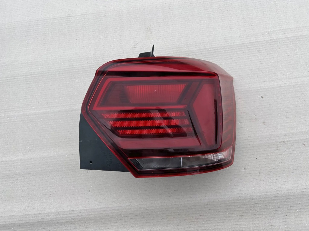 фото №1, Vw polo vi 2g задняя правая лампа обычная