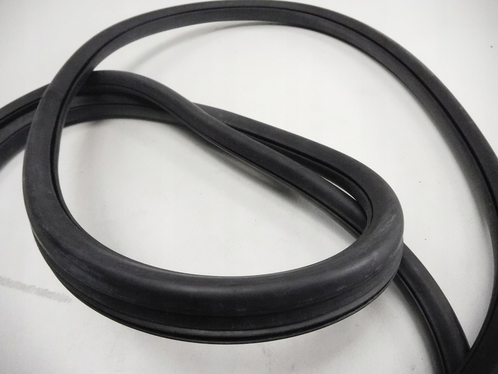 фото №7, Прокладка стекло передней vw golf i jetta