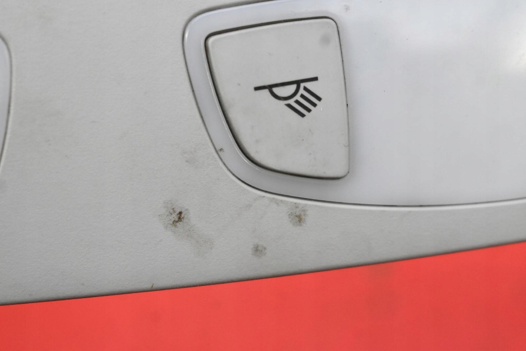 фото №9, Лампа освещение салона задняя 4g0947111 audi a6 c7 kombi 10-14