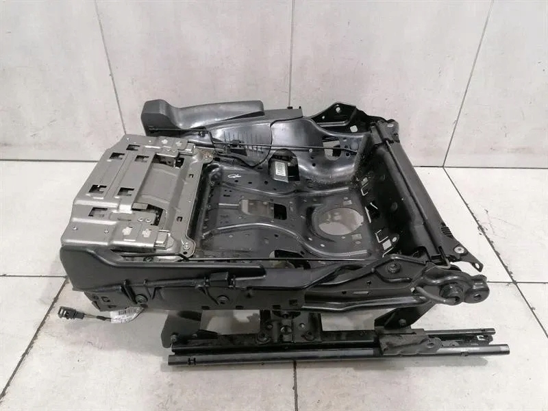 Сиденье bentley 3w3881106a Киев