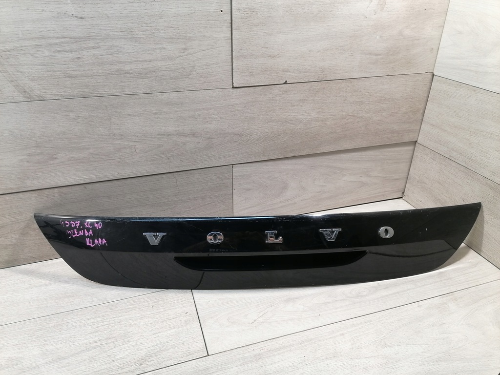 фото №1, Volvo v40 xc40 накладка крышки задняя 31301301