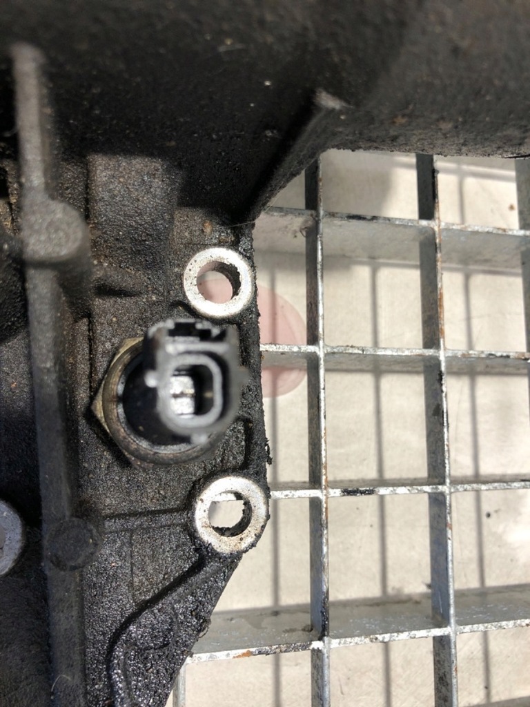 фото №4, Радіатор оливи ford transit 2.4di