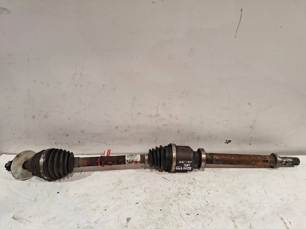 Купить Приводной вал перед правая 8200261841 renault modus 125 dci 04-