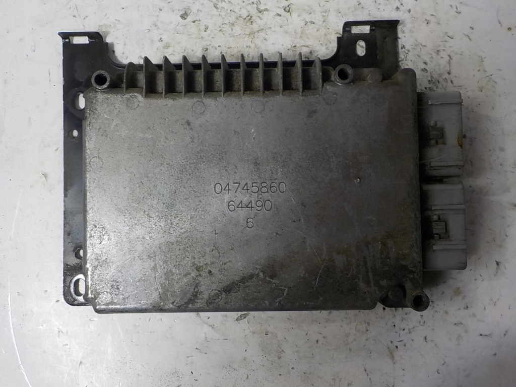 фото №1, Chrysler бортовой компьютер блок управления p05033116ad