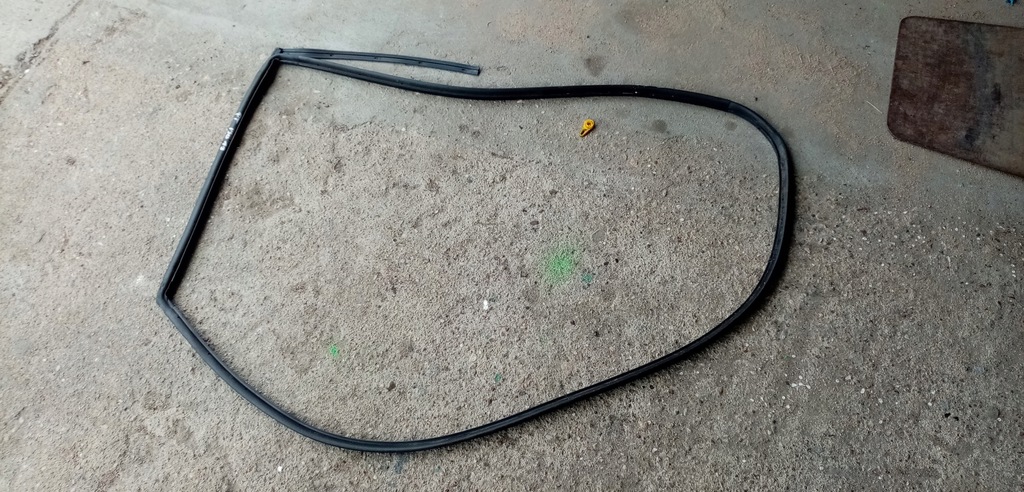 фото №1, Прокладка двері внутрішня лівий задня hyundai i30 hb