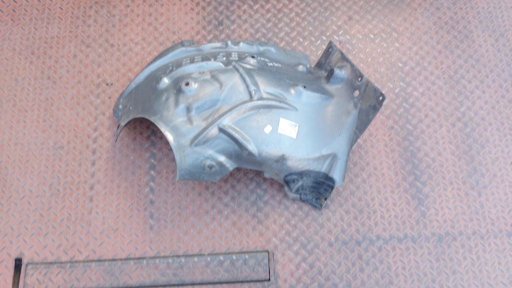 Купити Підкрилок правий перед bmw 3 f30 f31 12-