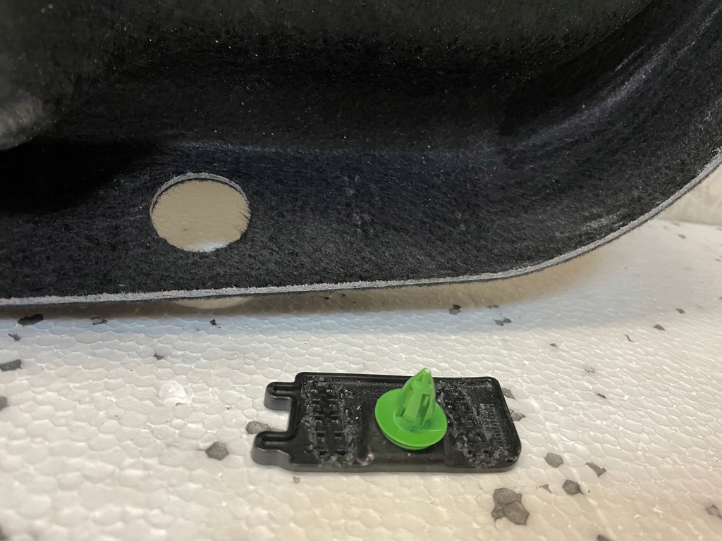 фото №6, Оббивка кришки багажника bmw 8 g15