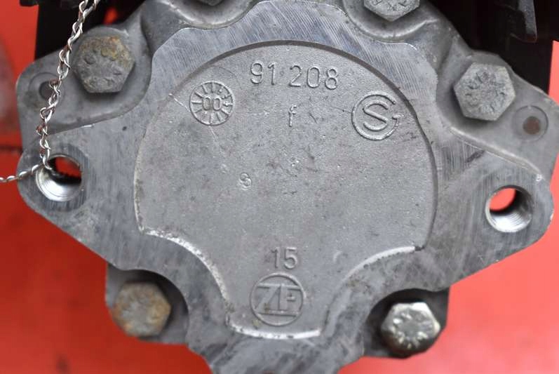 Насос підсилювача 6750938 bmw e39 2.0 d 136 km рестайлінг  00-04 Зі Шроту