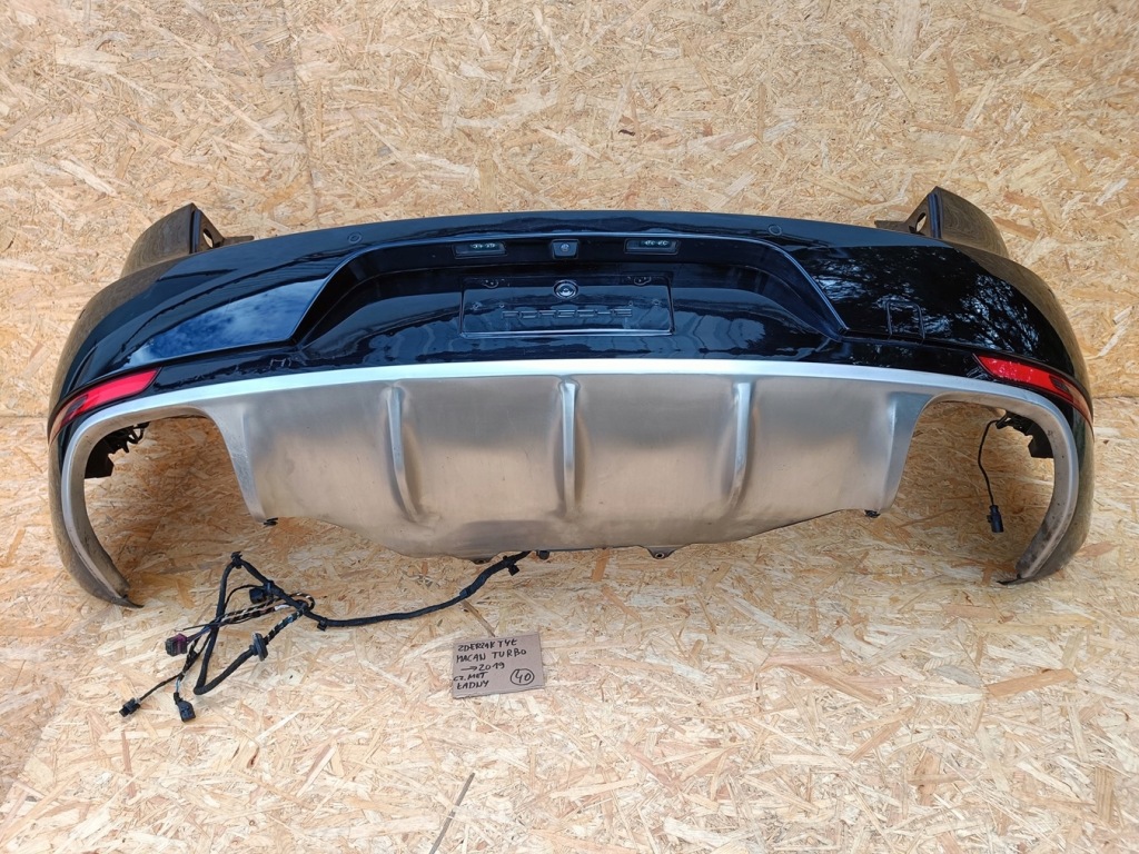 фото №5, Porsche macan turbo kompletny бампер задняя с pdc i камера чёрный металлик