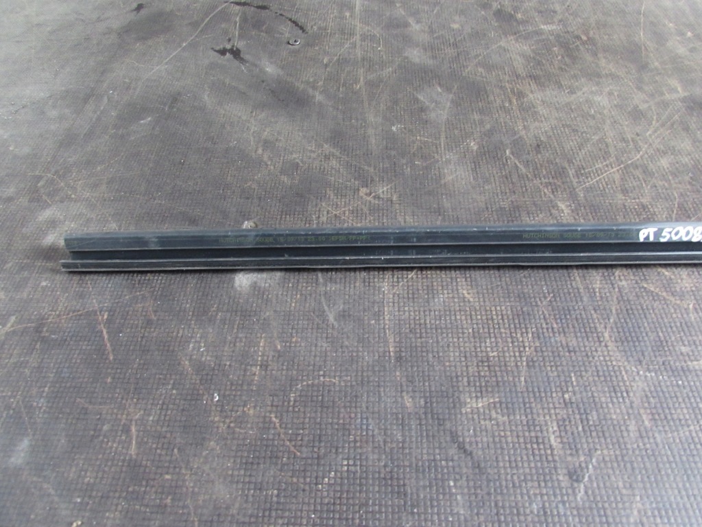 Молдинг накладка правый  задняя peugeot 5008 1 09-13r. Недорого