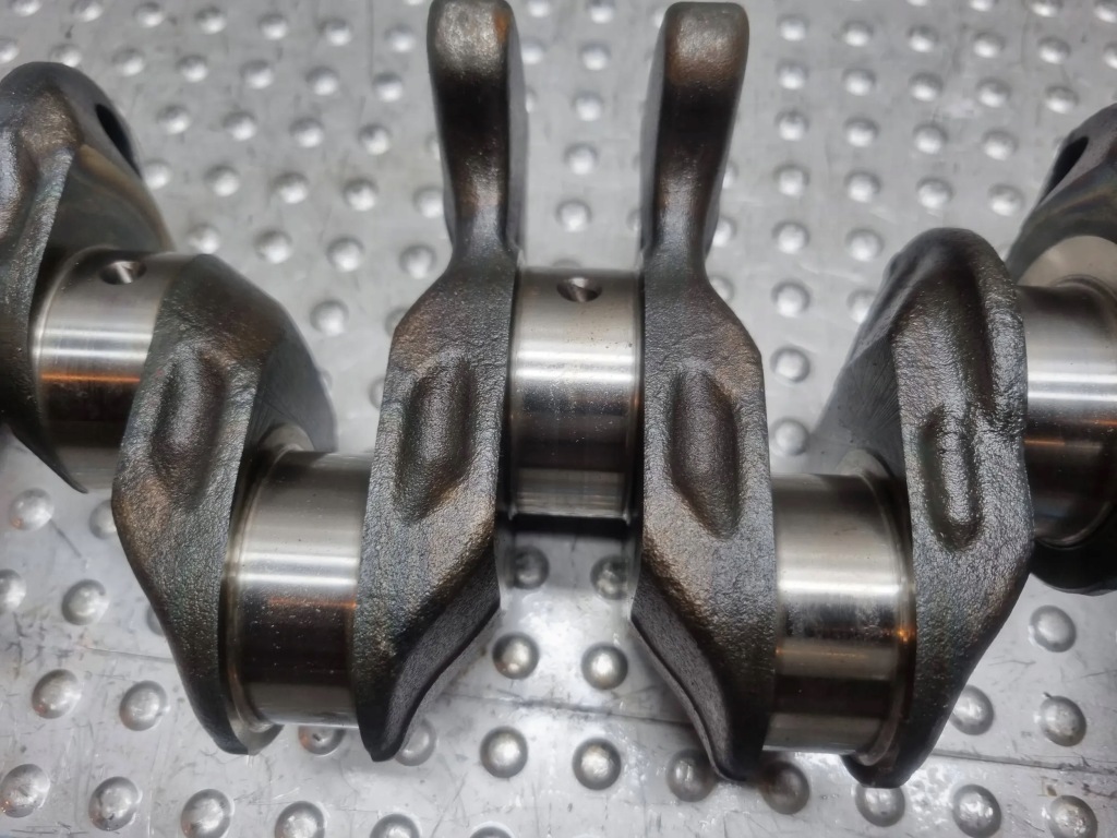 Wał колінчастий 04em 04eb octavia 3 vw golf seat leon 1.4 tsi chp cmb czc cpw Недорого