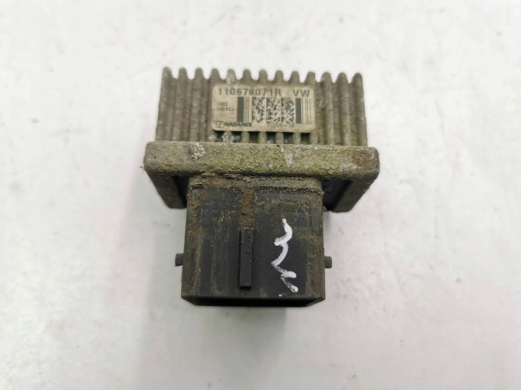 фото №1, Nissan juke i f15 2013 реле