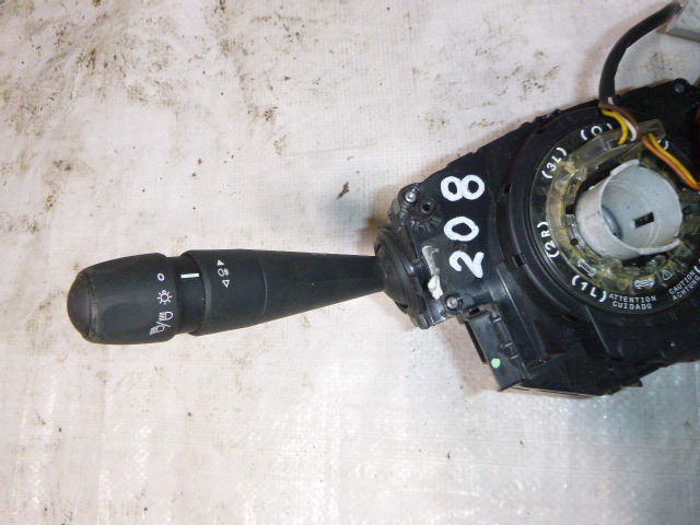 фото №3, Peugeot 208 переключатель комбинированный лента