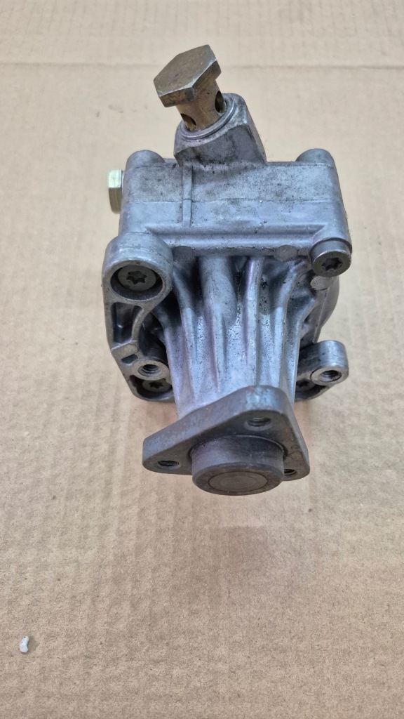 Купити Насос підсилювача 7681955 bmw e34