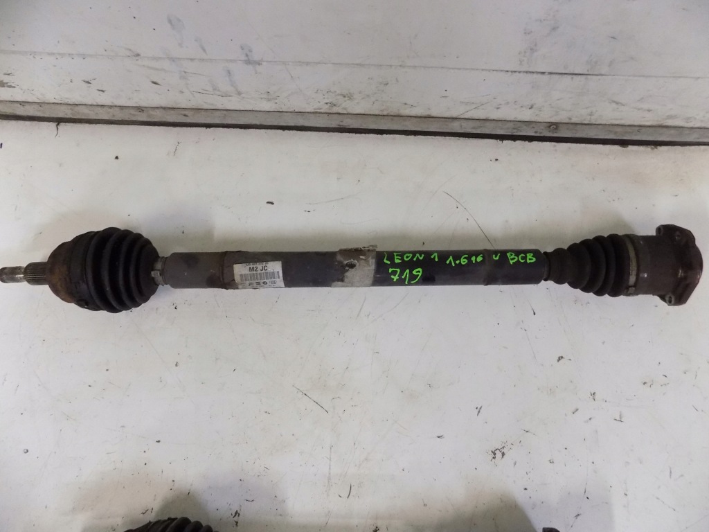 Купити Seat leon 1 1 1.6 16v bcb привідний вал правий