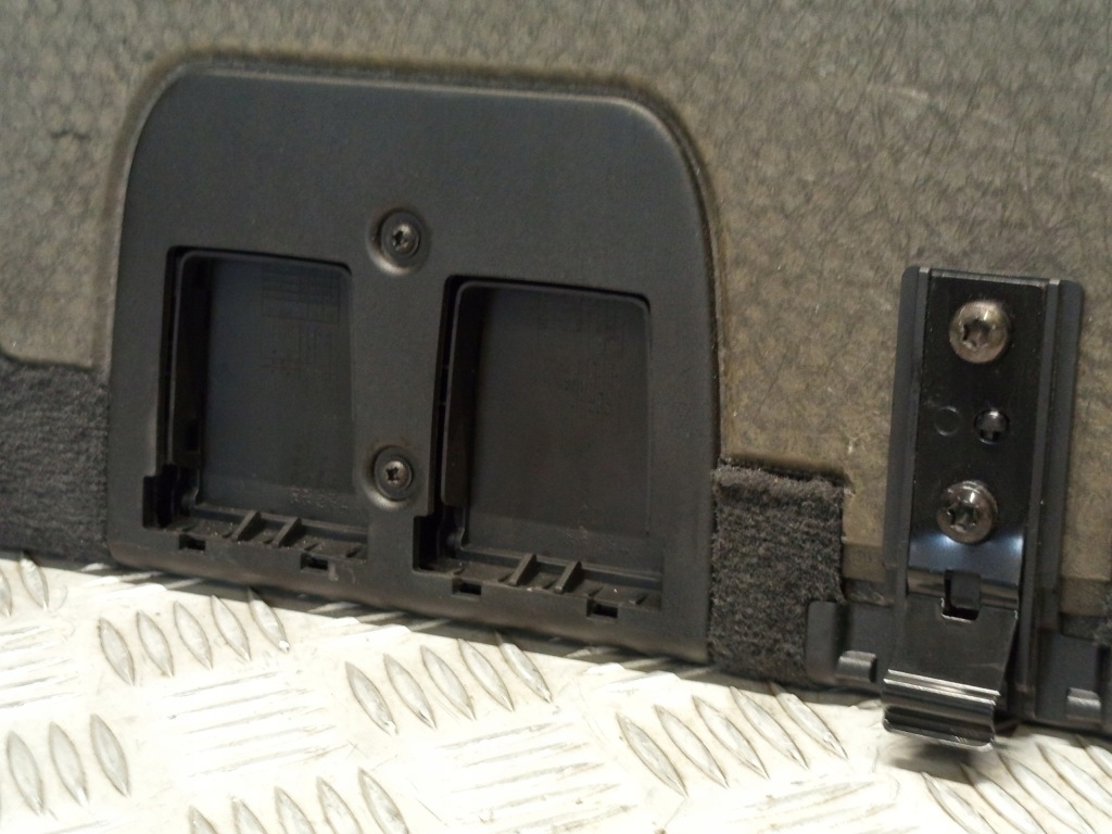 Bmw оригинальный номер 9168501 5' f11 пол обшивка багажника Недорого