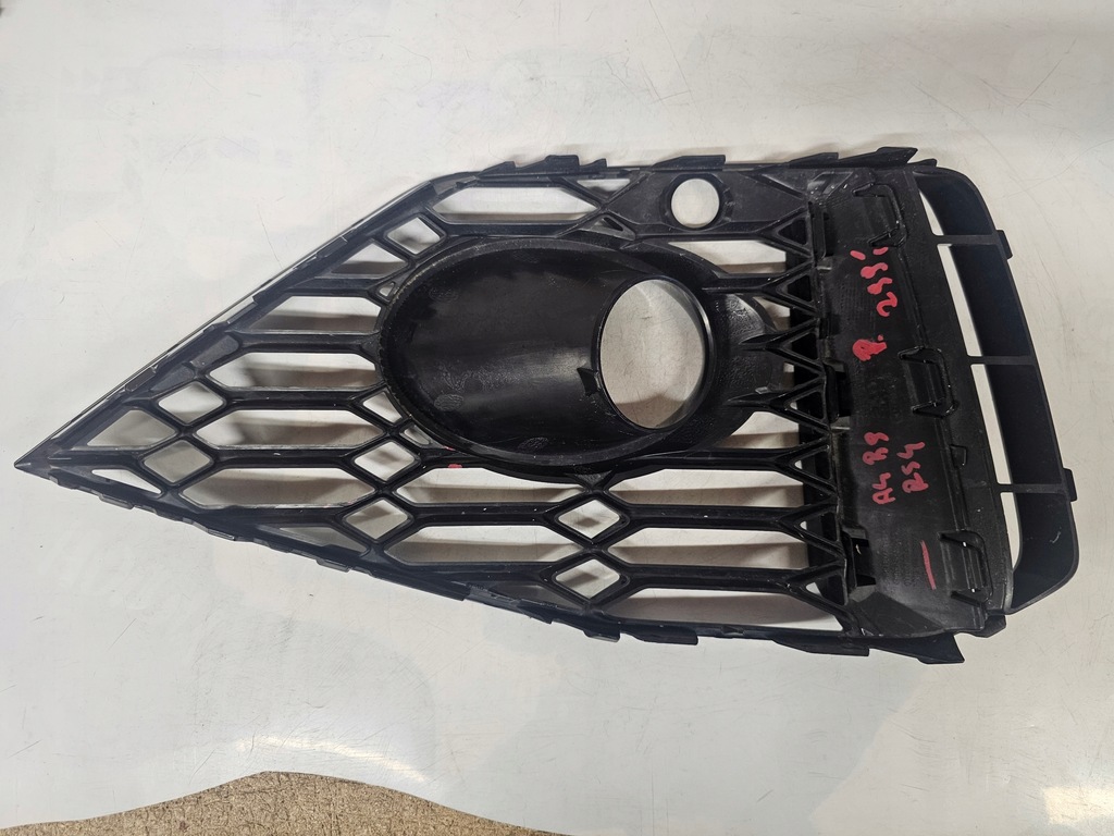 фото №12, Audi a4 rs4 b9 решётка бампера противотуманной фары правая перед 8w0807682as