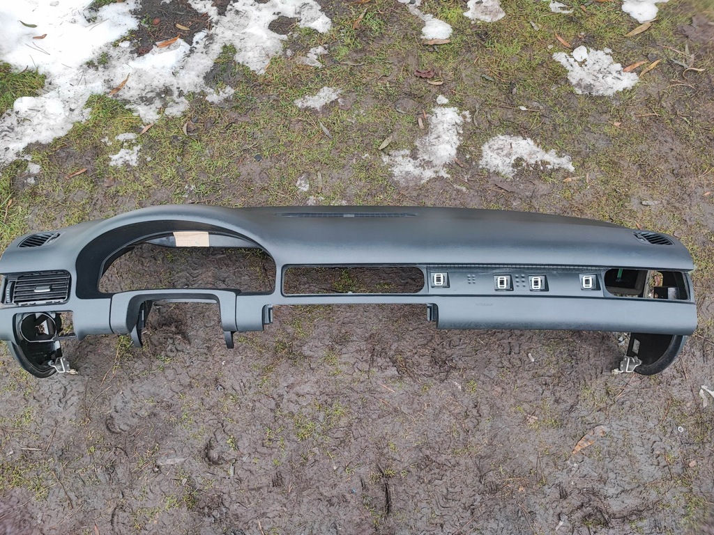 фото №1, Панель приладів консоль audi a6 c5 czarna