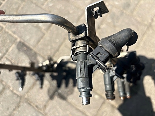 фото №10, Audi a8 d2 3,7 v8 форсунка інжектор пального 0280155921 077133551m оригінал