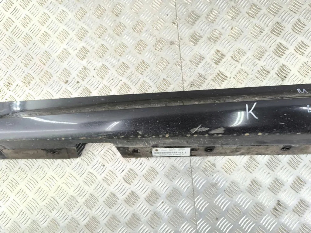 Накладка порог левая bmw 3 e90 51777202653 3.0l дизель 2010 Цена