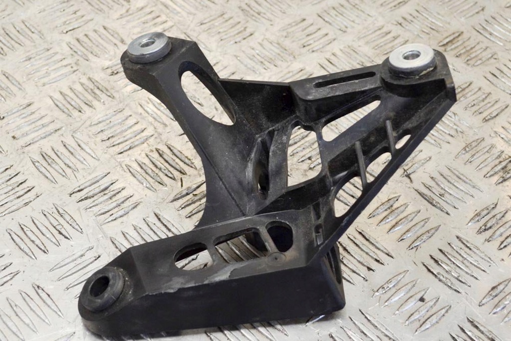 фото №5, Skoda yeti 5l 2.0 tdi механічна трос перемикання передач кронштейн кріпильний 1k071178