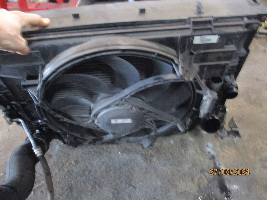 Bmw 1 f20 капот рестайлінг  бампер крило фара ремінь перед b38 Зі Шроту