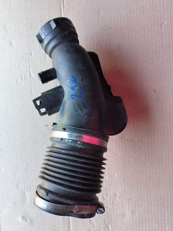 фото №1, Bmw f20 f30 2.0 i резонатор труба воздуха 70604474