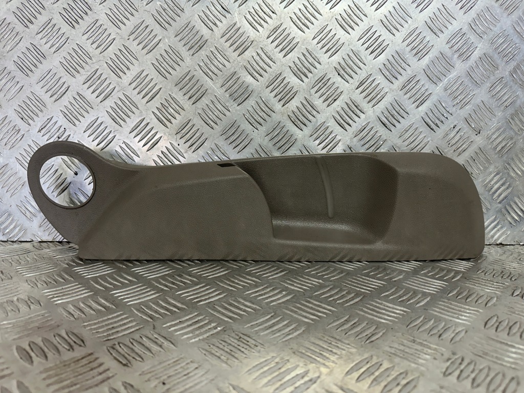 фото №1, Vw golf vi защита сиденье пассажира правая коричневый 1k4881318p