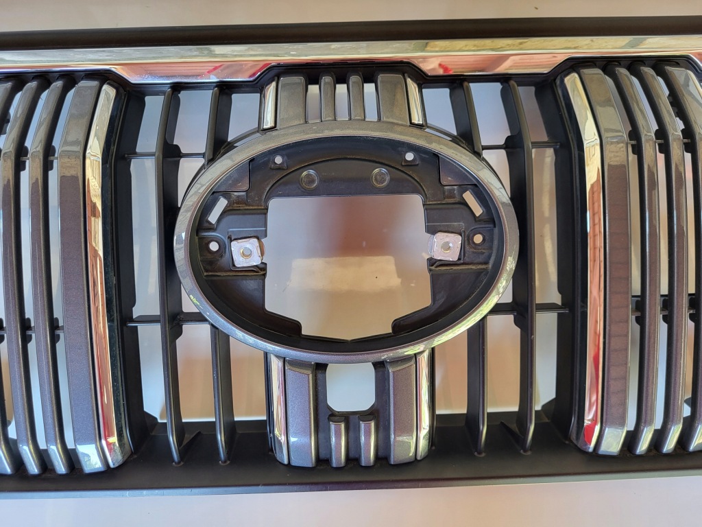 фото №7, Решётка радиатора решётка радиатора бампера toyota land cruiser 150 lift 53111-60c10