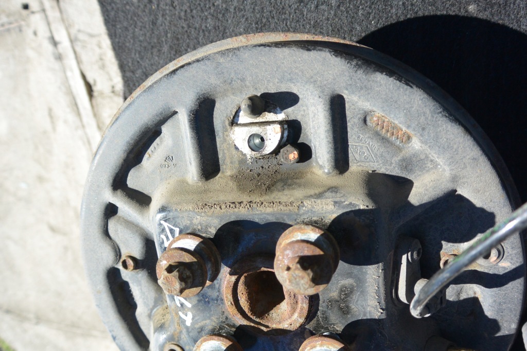 Dacia duster 2 17- поворотный кулак ступица барабан правая левая задняя 2wd трос Оригинал