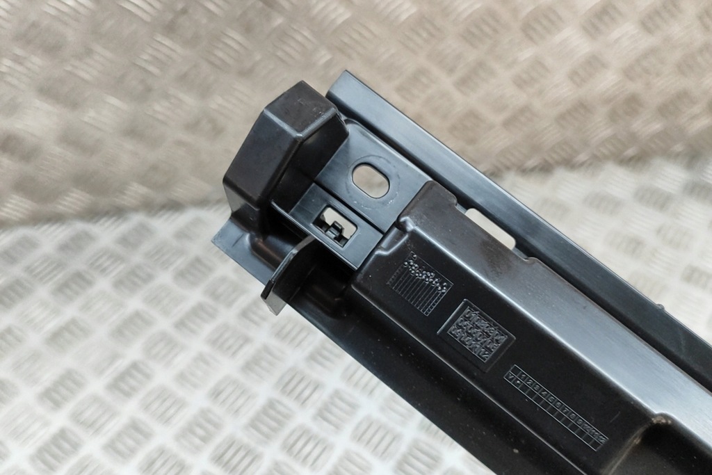 фото №5, Bmw i4 g26 правая сторона боковая защита средняя кронштейн 8737092 2023 23808