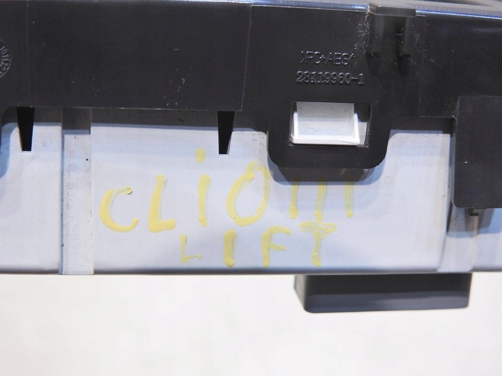 фото №2, Приладова панель дисплей renault clio iii lift 280348139r