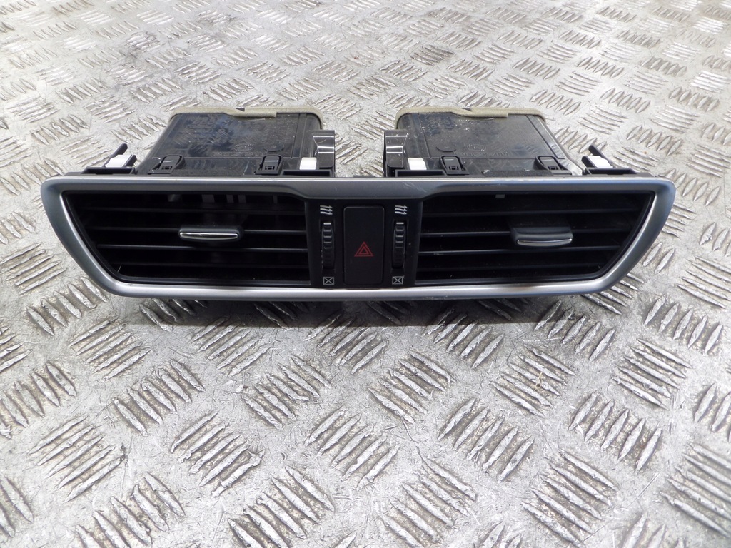 фото №1, Решітка обдув середня mazda 3 iii 2013-2018r