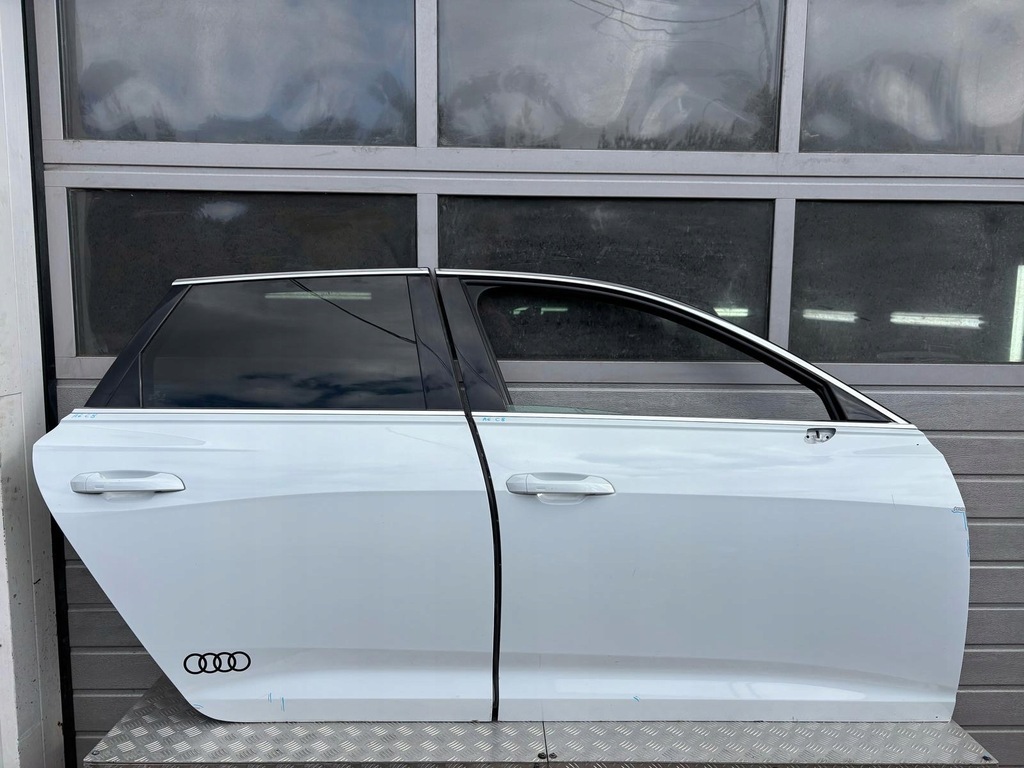 фото №1, Audi a6 c8 kombi дверь правое перед задняя avant