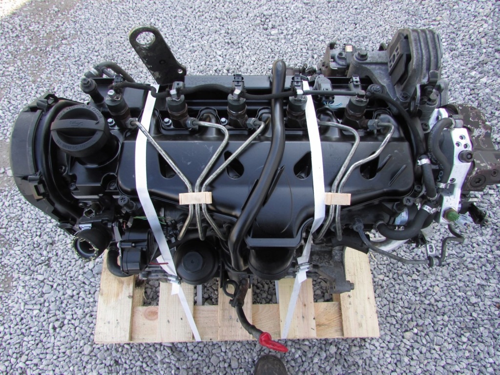 Двигун комплектний  форсунки турбонагнітач volvo xc90 2.4 d5 Зі Шроту