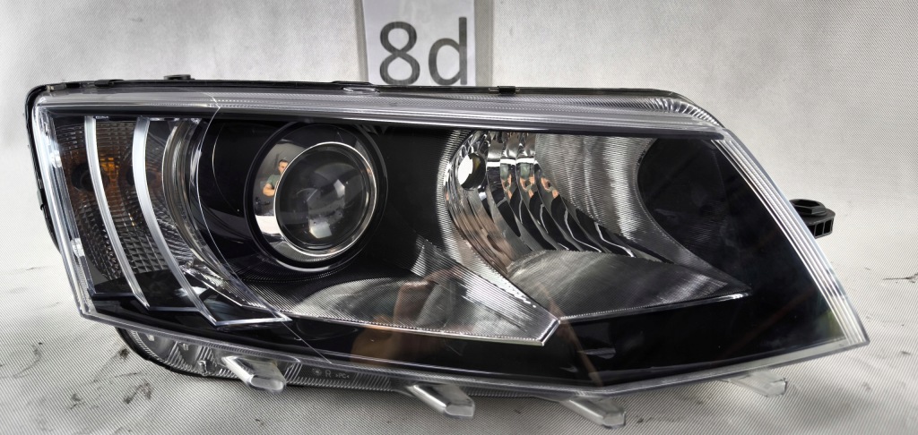 Купити Skoda octavia 3 ксенон правий фара фара 5e1941016a без  led