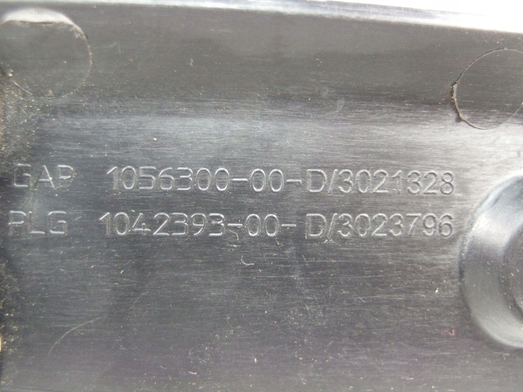 Молдинг крышки багажника правая задняя tesla x Цена