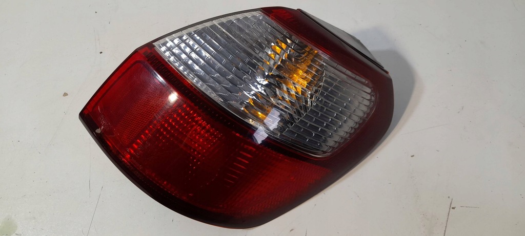фото №1, Subaru legacy iii kombi лампа задня права wf06r r396