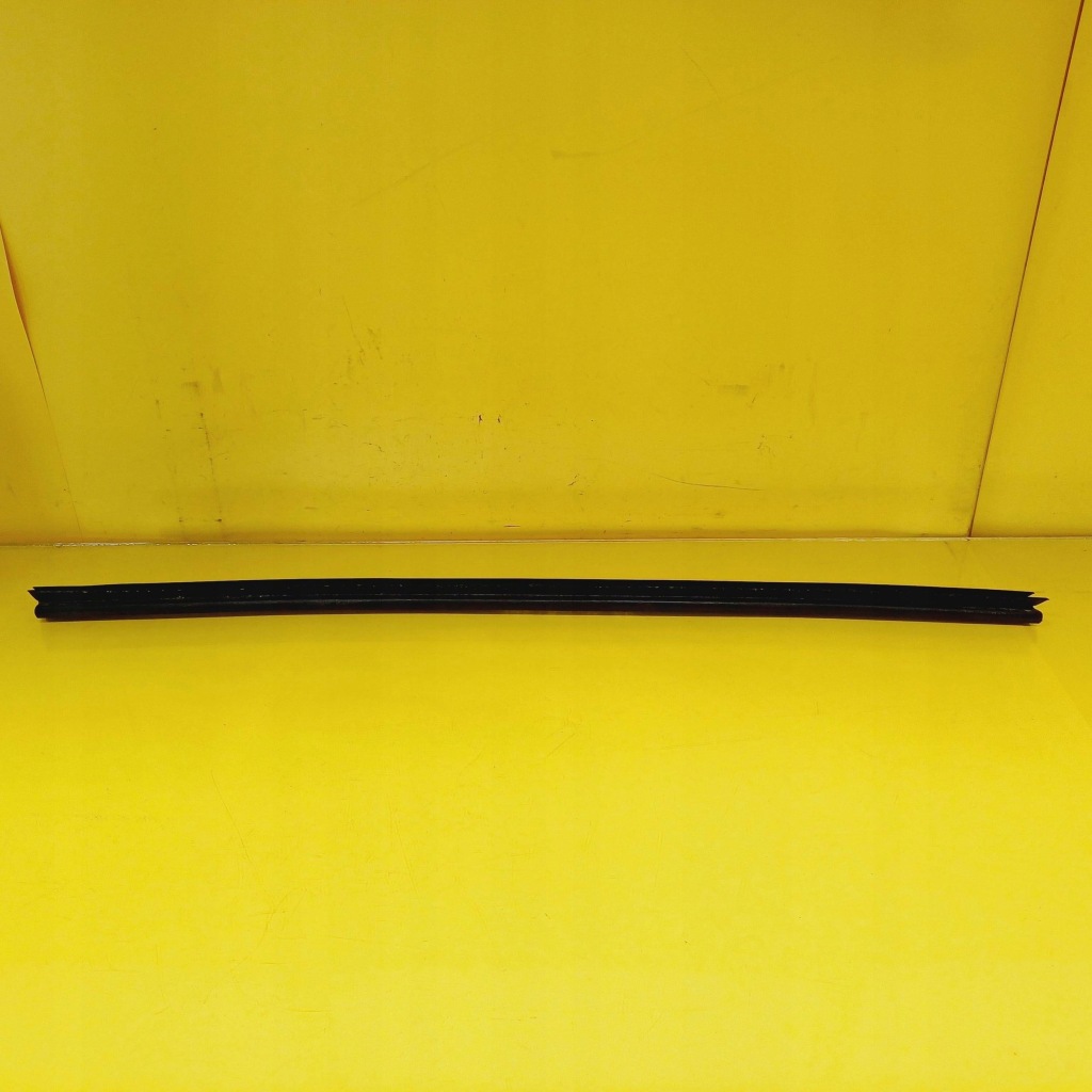 Купити Молдинг ущільнювач правий перед opel zafira b 13132074 nr74