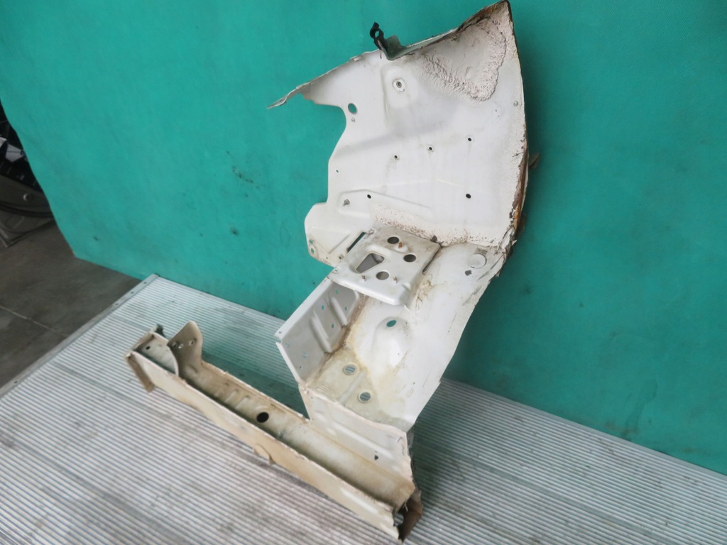 фото №4, Четверть лонжерон правый перед mercedes sprinter 906 15r