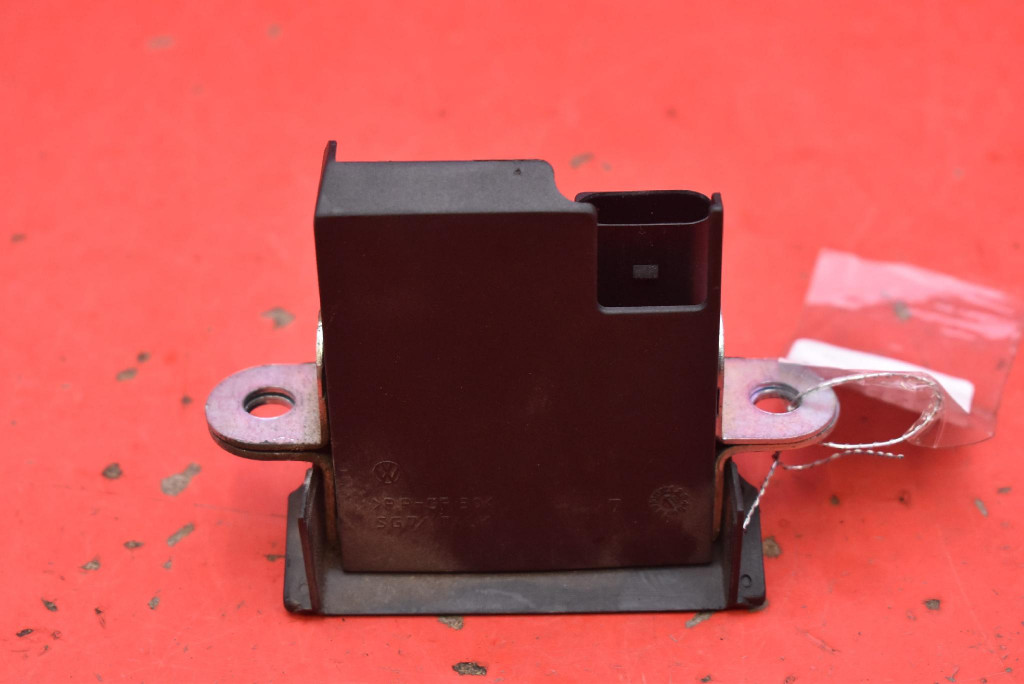 фото №7, Замок крышки задняя багажника 5m0827505h vw golf 6 vi plus 08-15