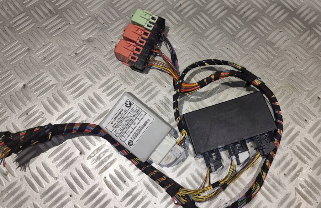 Bmw e61 lift електропроводка багажника модуль ehc 6784314 pdc 9176682 реле в Україні